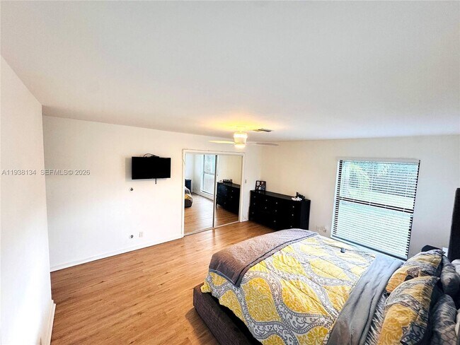 Building Photo - 4905 Bayberry Ln