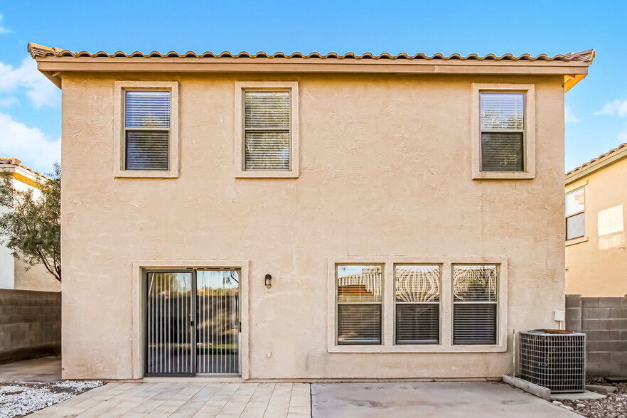 Building Photo - 11552 E Flower Cir
