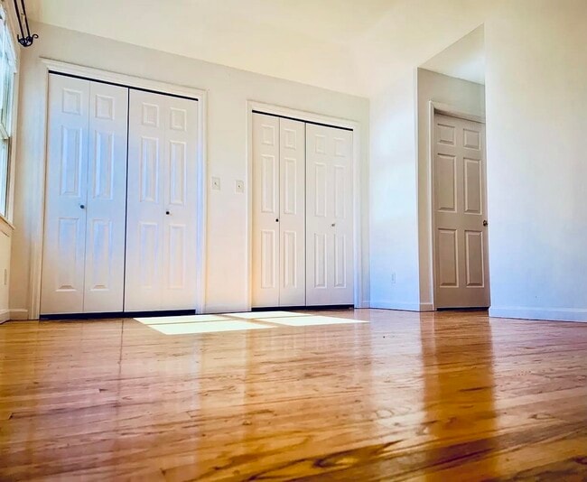 Building Photo - 19 Cliff St