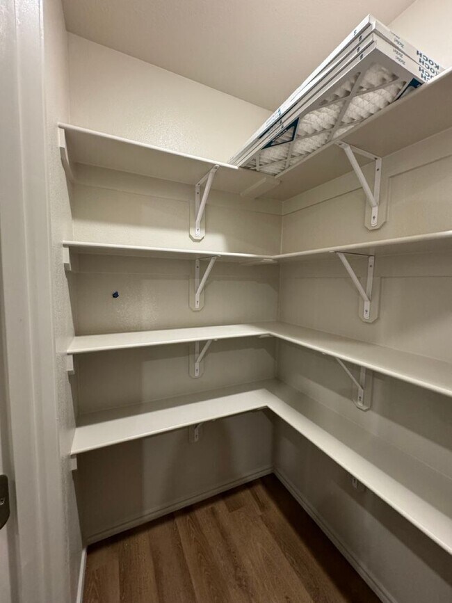 Building Photo - New Beginnings Start With AMRR: 3 BD Suburban Style Neighborhood!