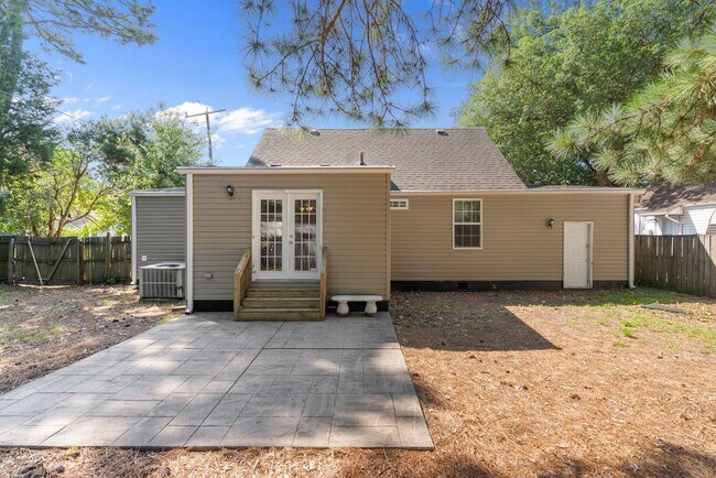 Building Photo - Charming 3-Bedroom Home for Rent in Norfolk!