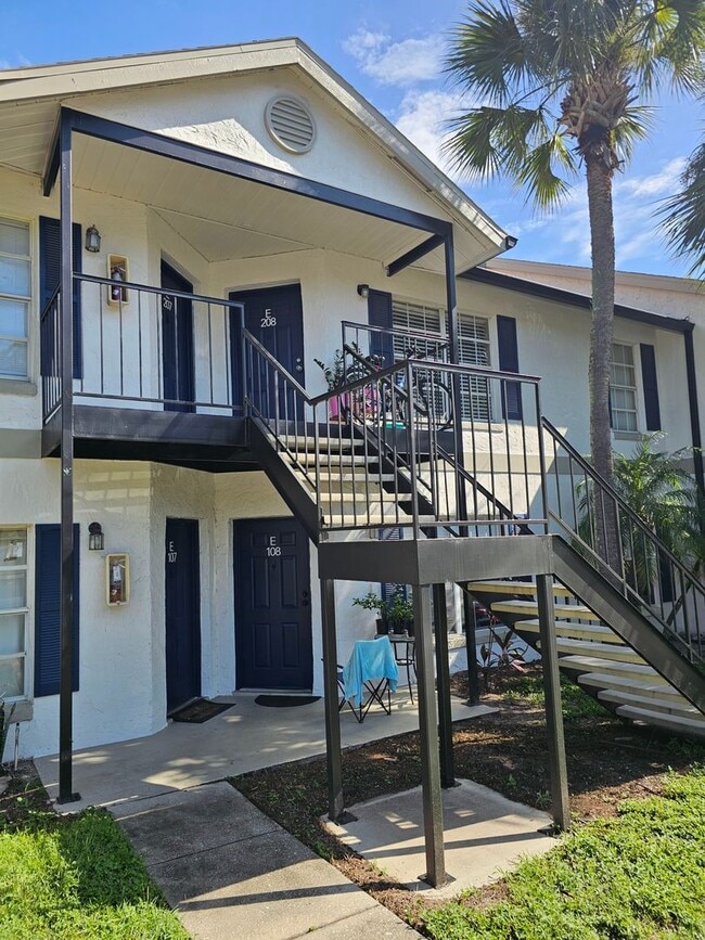 Building Photo - 2 Bedroom 2 Bath Winter Park Condo for Rent, Near Full Sail & UCF!