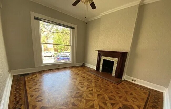 Building Photo - 212 W Lee St