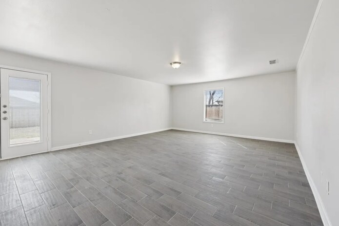 Building Photo - 7020 Green Ridge Trl