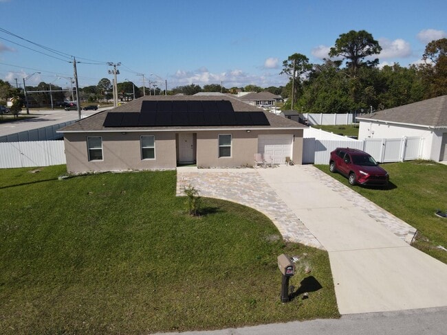Building Photo - 402 NE Mainsail St