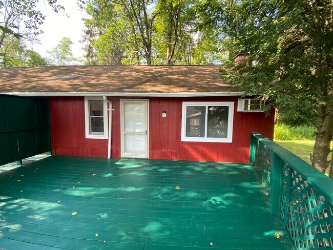 Building Photo - Chestnut Grove Village 17, 18, 19
