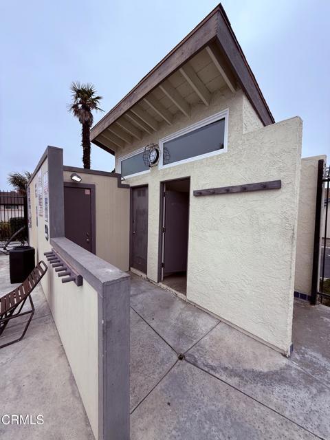 Building Photo - 1840 Lookout Dr