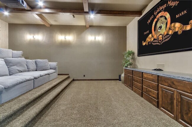Building Photo - 5605 N Morpheus Pl