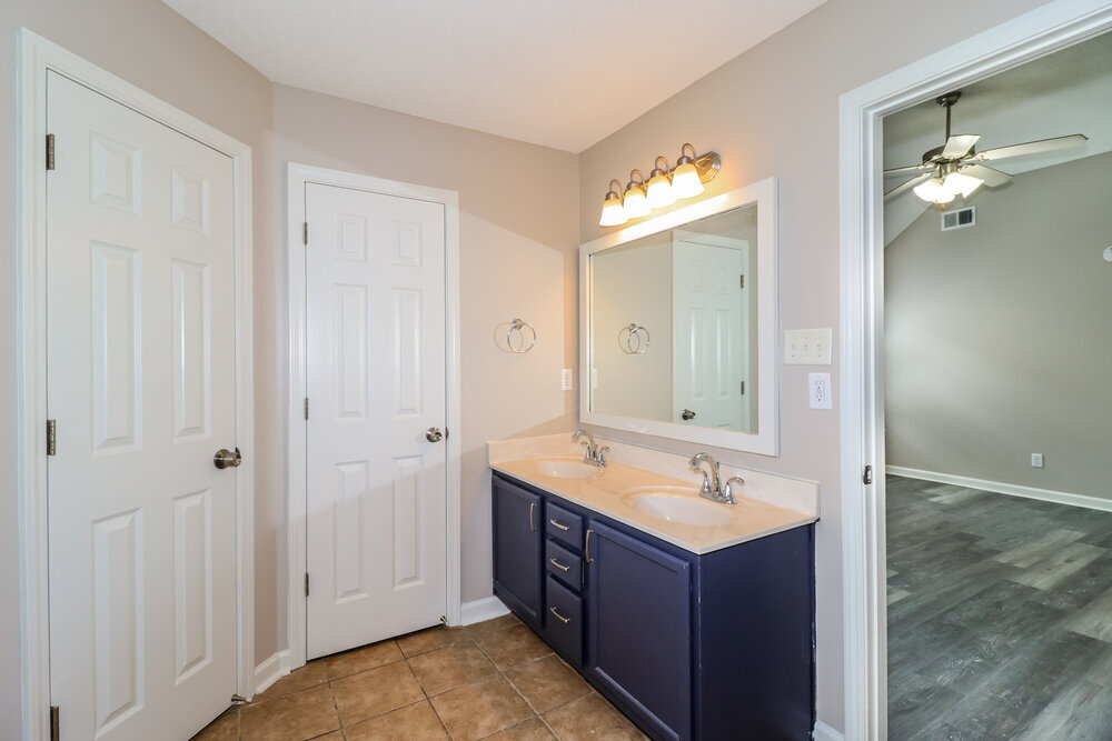 Building Photo - 5746 Oakley St