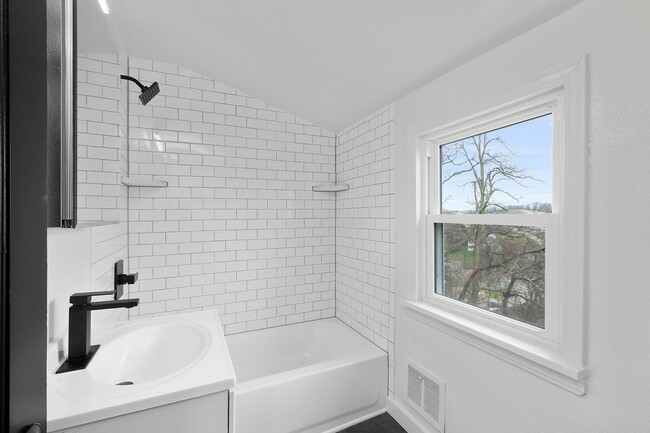 Building Photo - AVAILABLE MAY 1st!! FULLY UPDATED 3 BEDROOM IN WEST MIFFLIN!!