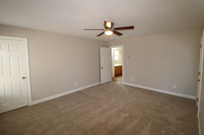 Building Photo - 8193 Steeplechase Cir