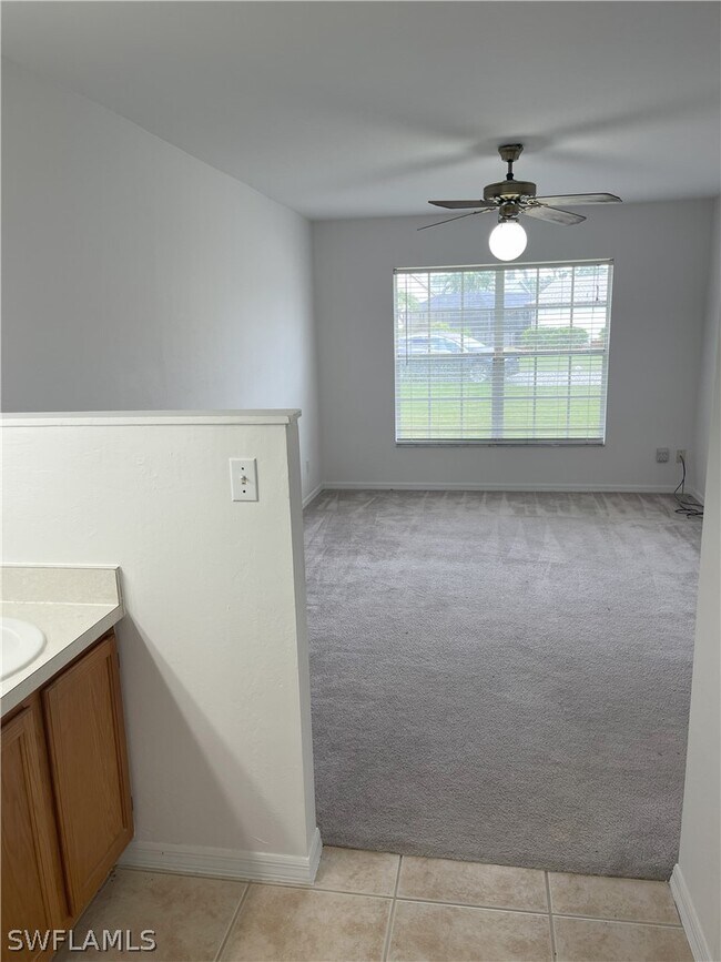 Building Photo - 9758 Country Oaks Dr