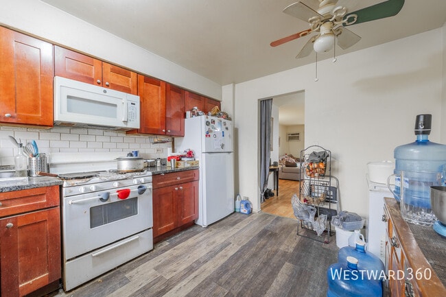 Building Photo - 10409 Dearlove Rd