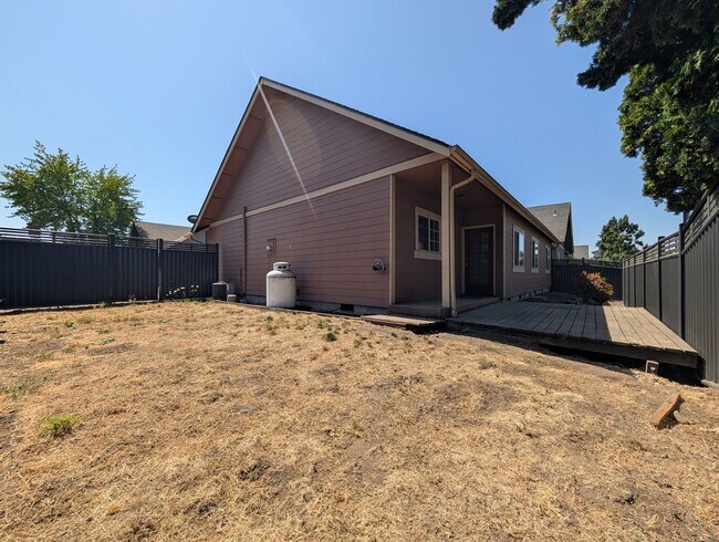 Building Photo - 2752 Chad Dr