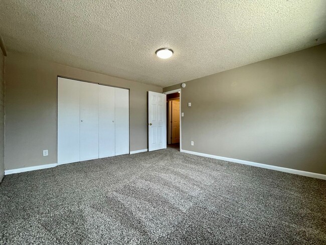 Building Photo - 2 Bed, 1 Bath Apartment In Firestone