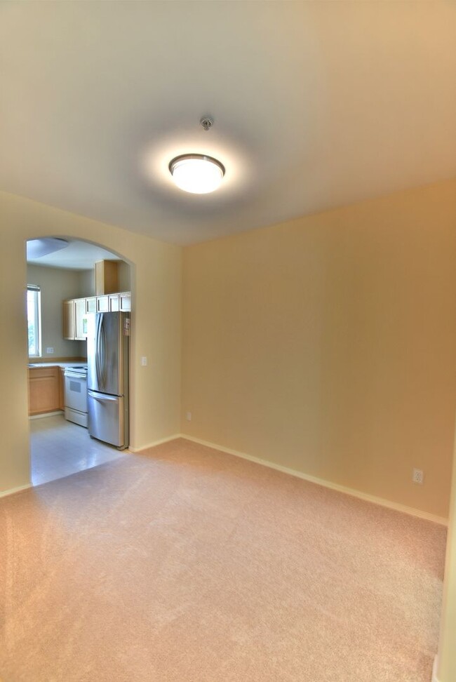 Building Photo - 2bd/1ba Lynnwood Condo