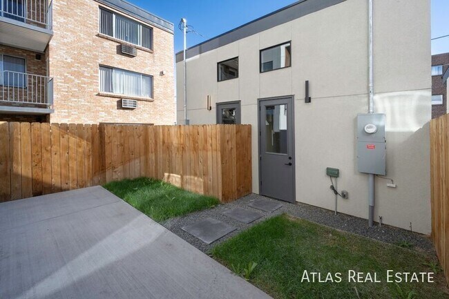 Building Photo - 830 Cherry St