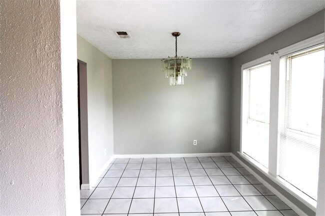 Building Photo - 3330 Dragonwick Dr