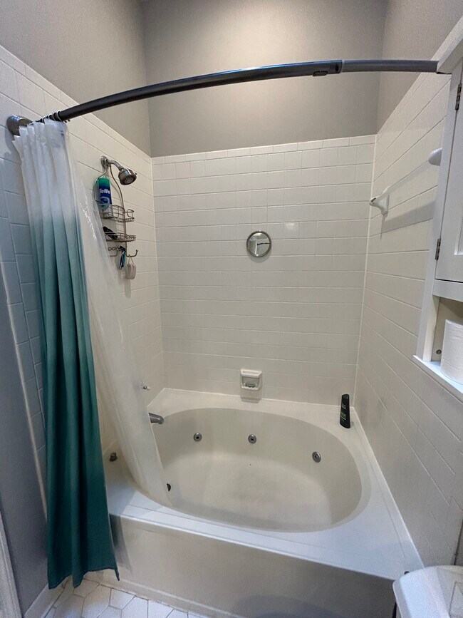 Building Photo - 1467 Monroe Dr NE