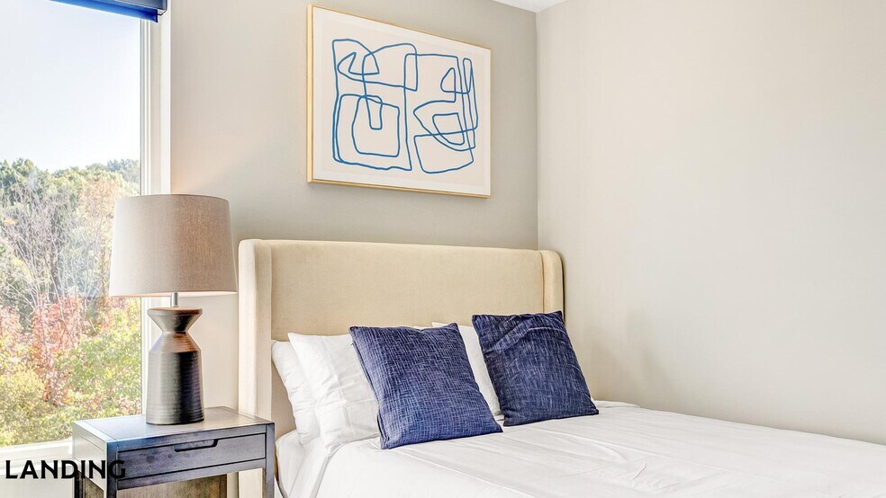 Building Photo - 5040 Linbar Dr