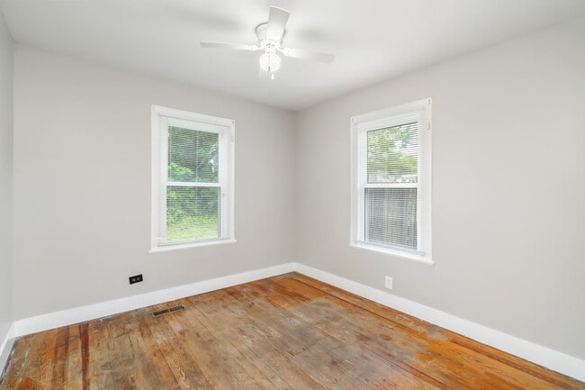 Building Photo - 1811 Fleming St