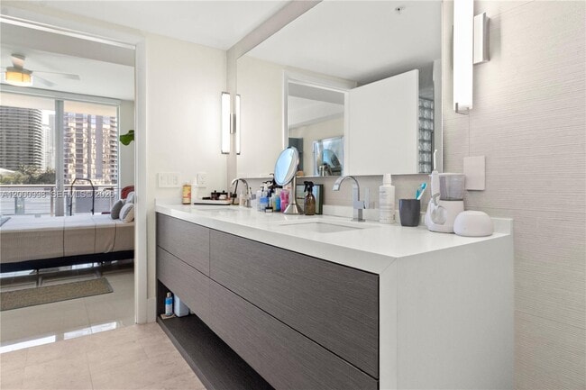 Building Photo - 92 SW 3rd St