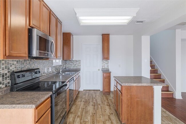 Building Photo - 13237 Coomes Dr