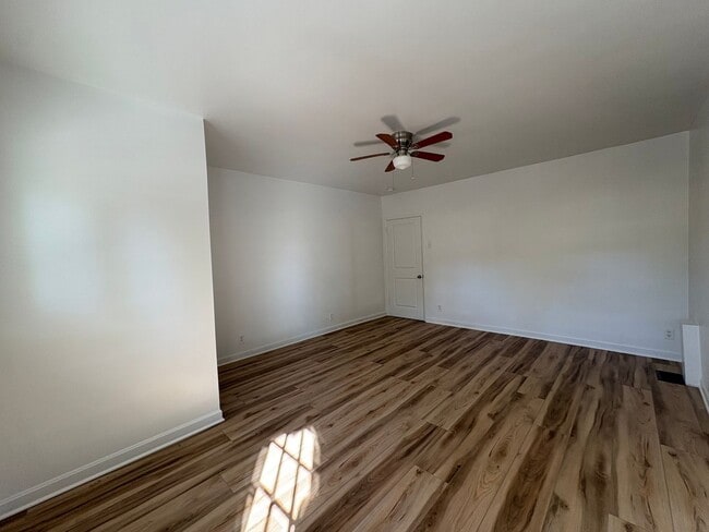 Building Photo - Newly Renovated 3 Bed/ 3 Bath in Charming Downtown Carlisle