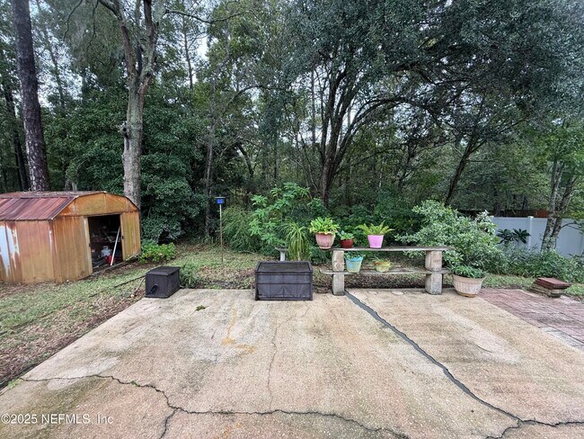 Building Photo - 958 Long Lake Dr