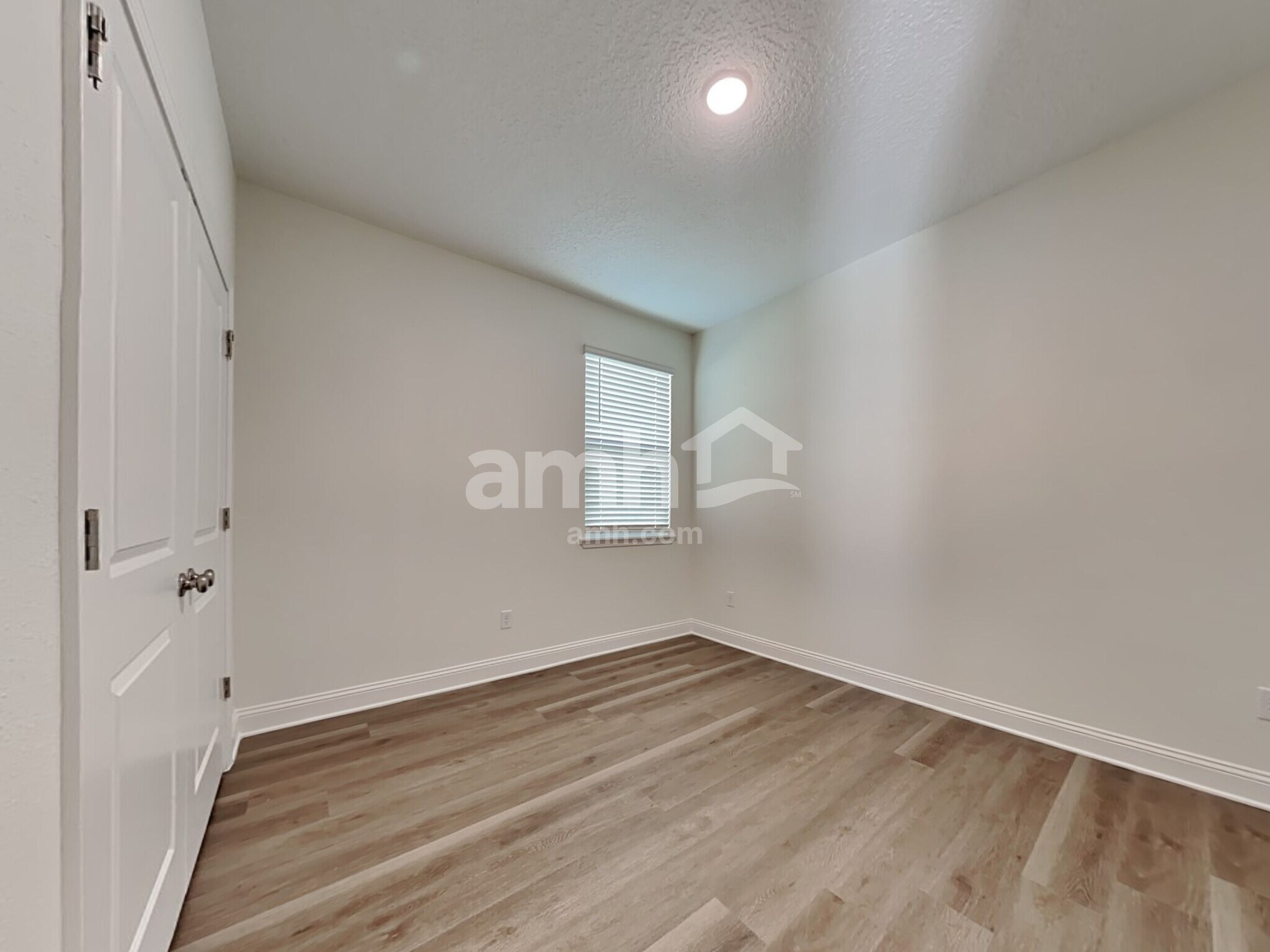Building Photo - 11667 Hillside Dr