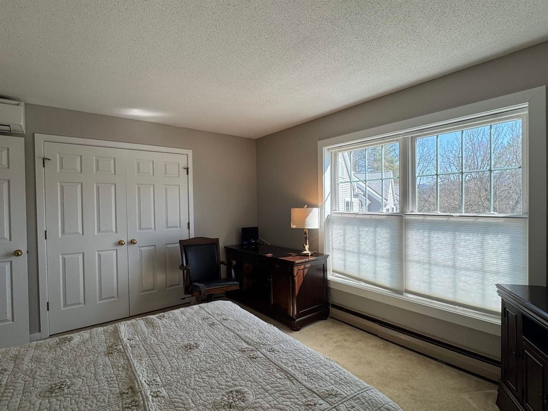 Building Photo - 158 Riverside Heights