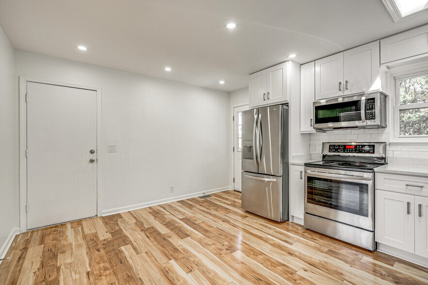 Building Photo - 5317 Ashlawn Dr