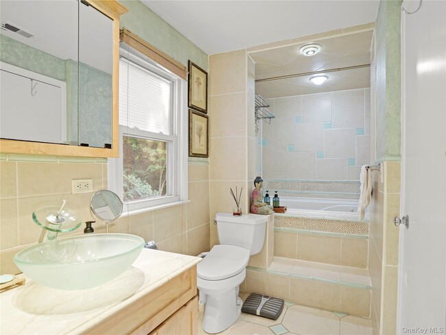 Building Photo - 1035 Shore Acres Dr