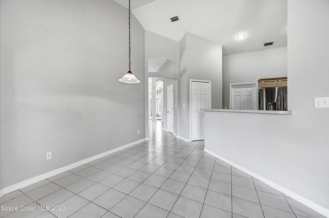 Building Photo - 3643 Bluefield Ave