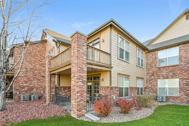 Building Photo - 2230 S Vaughn Way