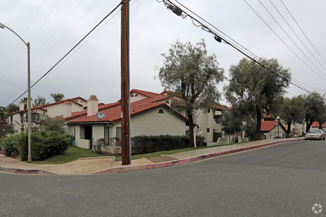 Building Photo - Adobe Hills