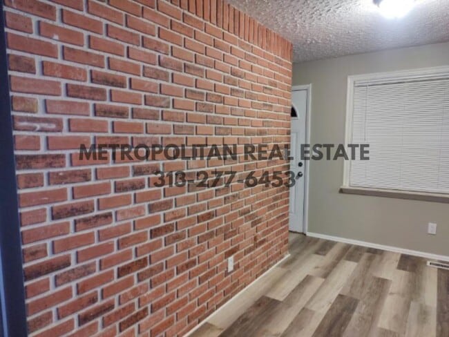 Building Photo - 31133 Windsor St