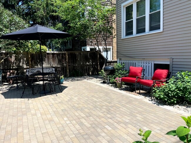 Building Photo - 2646 Ewing Ave