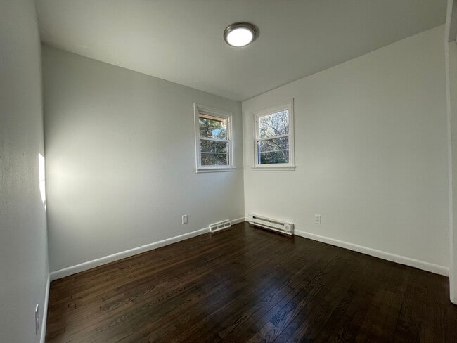 Building Photo - Two bedroom Duplex