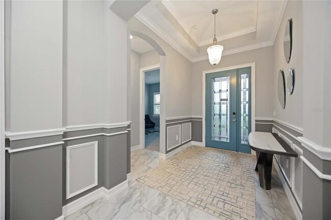Building Photo - 645 Maraviya Blvd
