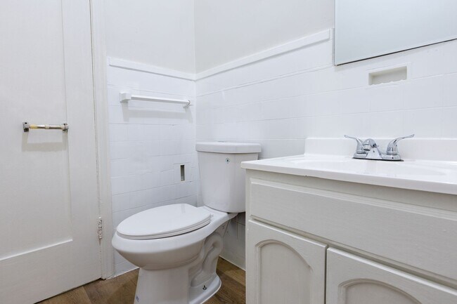 Building Photo - Modern Living in Koreatown: Stylish Studio Apartment