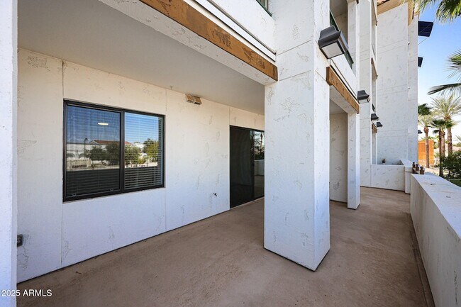 Building Photo - 2511 W Queen Creek Rd