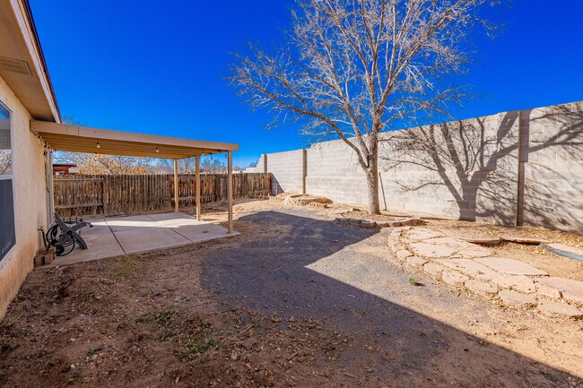 Building Photo - 4031 Cresta Park Ave NW