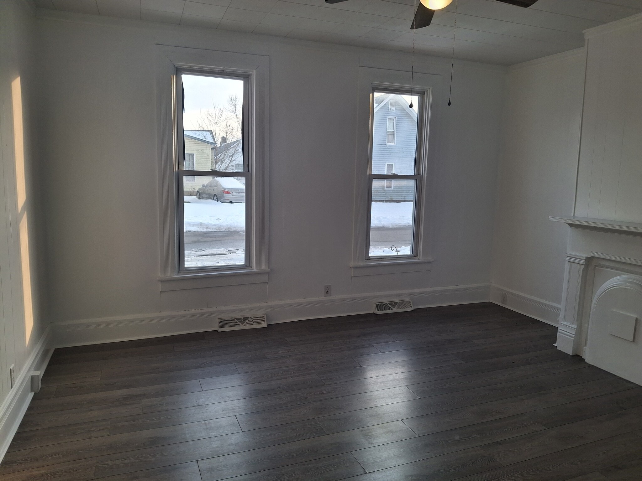 Building Photo - 28 Western Ave