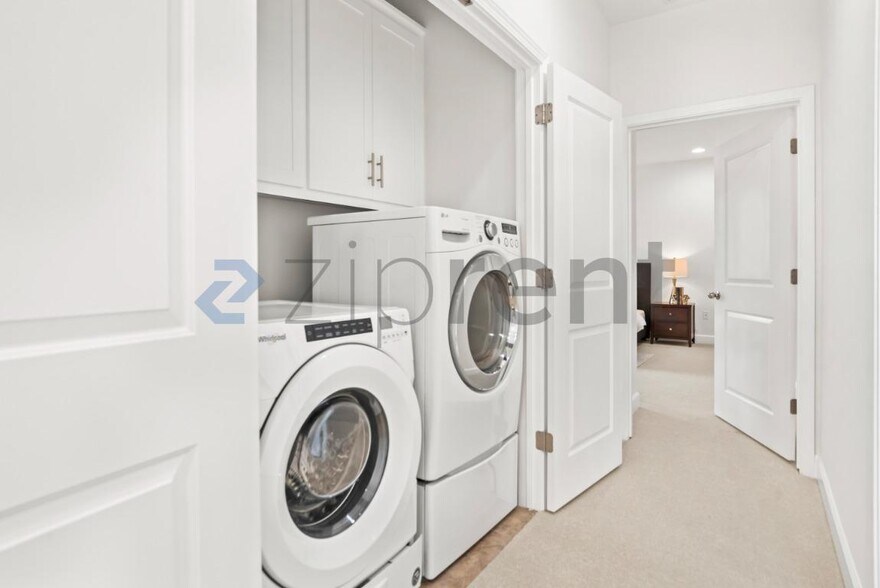 Building Photo - Unit