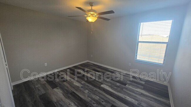 Building Photo - 9613 Sage Creek Dr