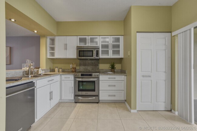 Building Photo - 16635 Hemingway Dr