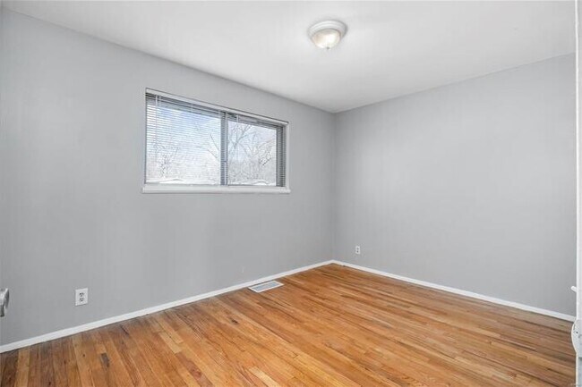 Building Photo - Fantastic 3bd/1ba home! Let yourself in!