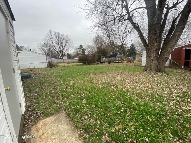 Building Photo - 8715 Blue Bell Dr