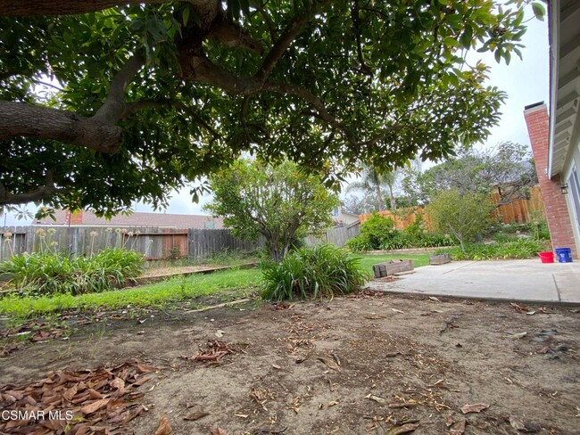 Building Photo - Nestled within the Ventura's Hillside comm...